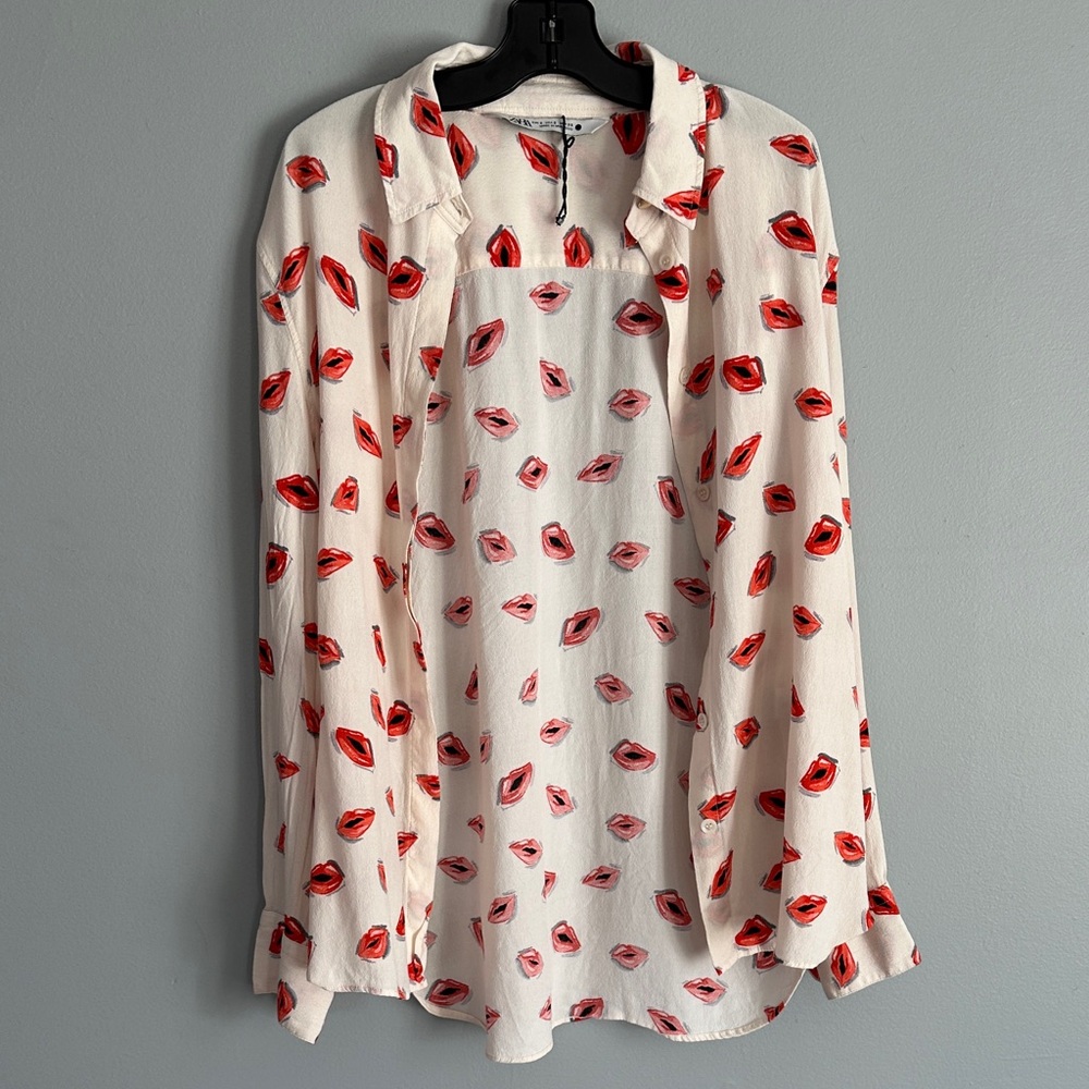 Zara White Button Down Shirt with Red Lips Print